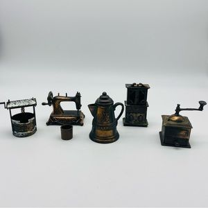 1970’s Durham Ind Die-Cast Miniature Figurines Lot of 5 Holly Hobbie Style
